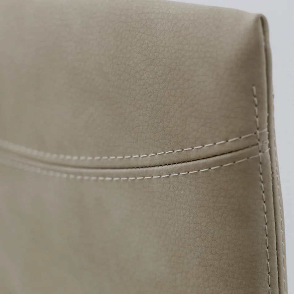 Vardagsrumsstol i konstläder med lackade ben Tillverkad i Italien - Roslin Viadurini