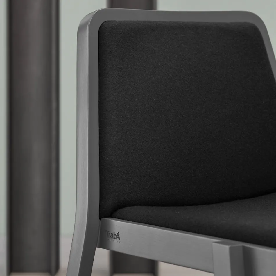 Stapelbar trästol med sammetssits Tillverkad i Italien, 2 delar - Leipzig Viadurini