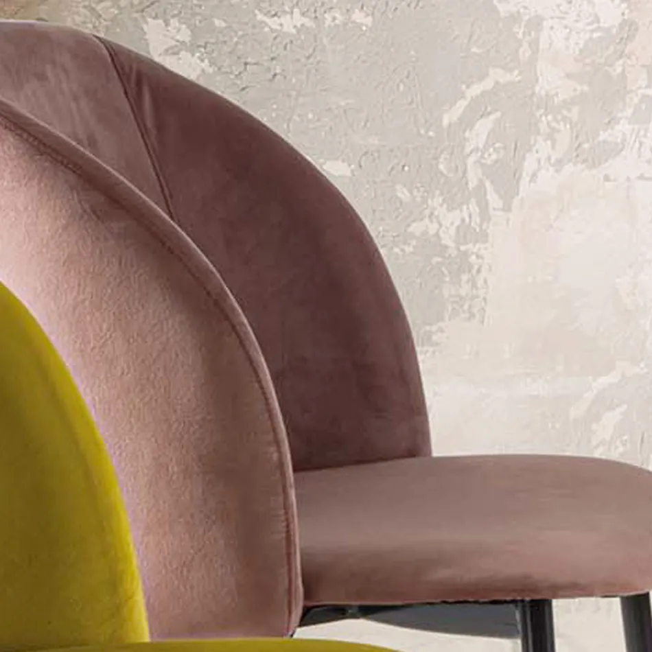 Matsalsstol i sammet med ben i svart metall, 4 delar - Hanna Viadurini