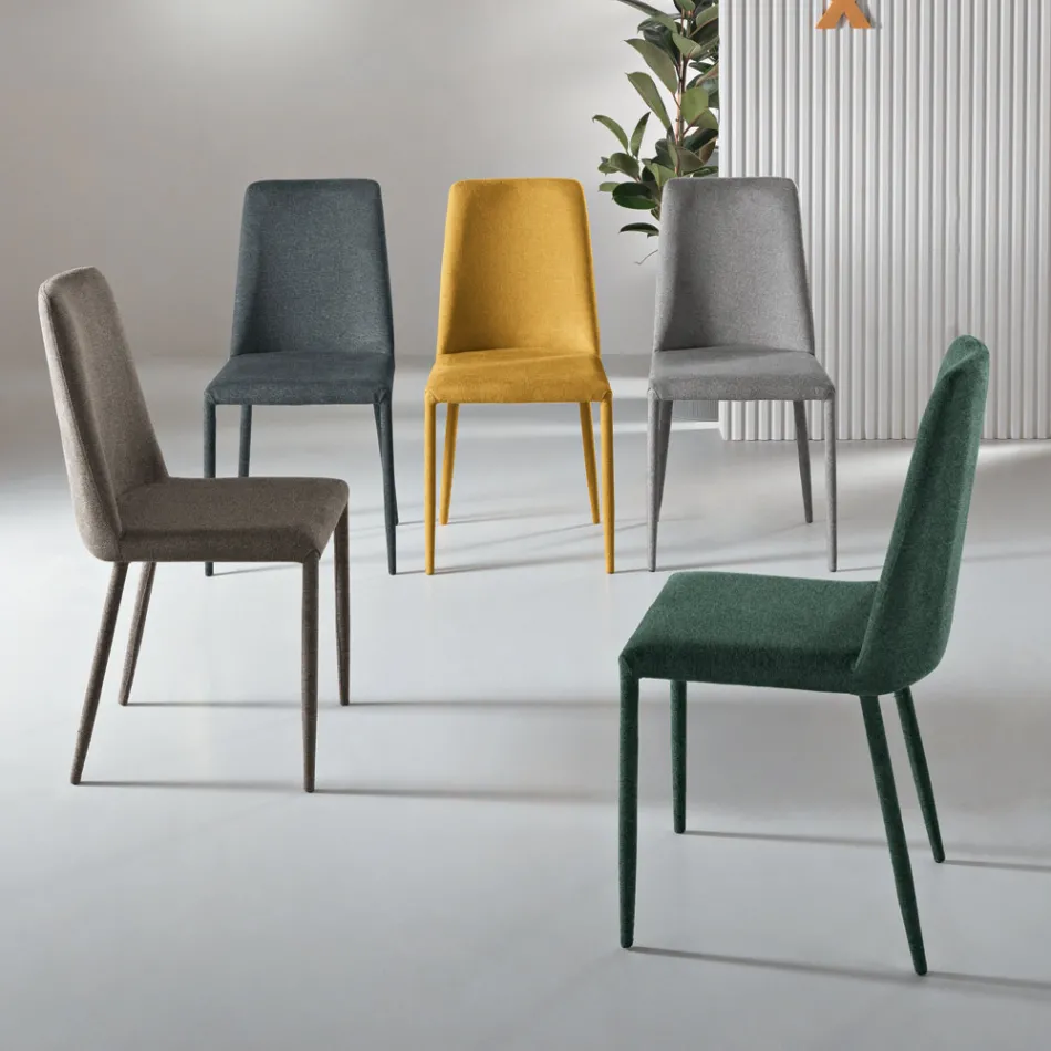 Set med 4 stoppade stolar i färgglatt tyg och stoppad stomme - Luciana Viadurini