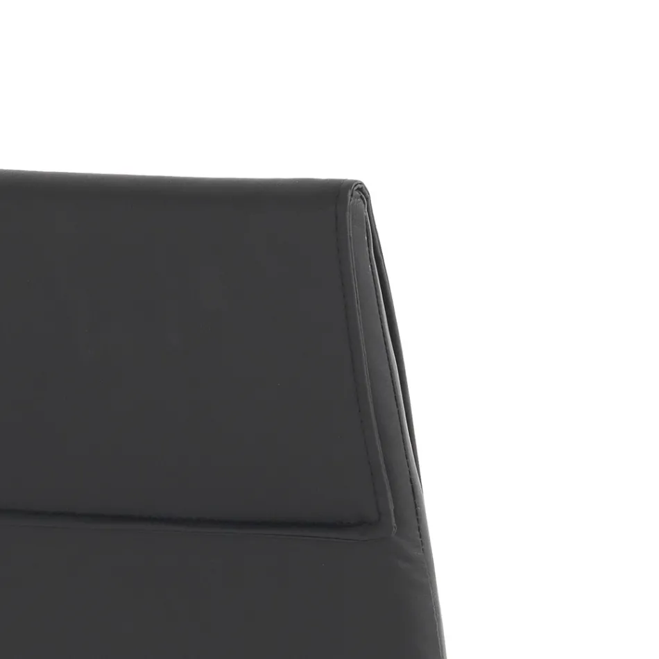 Set med 4 stolar klädda i syntetiskt läder Olika ytbehandlingar - uran Viadurini