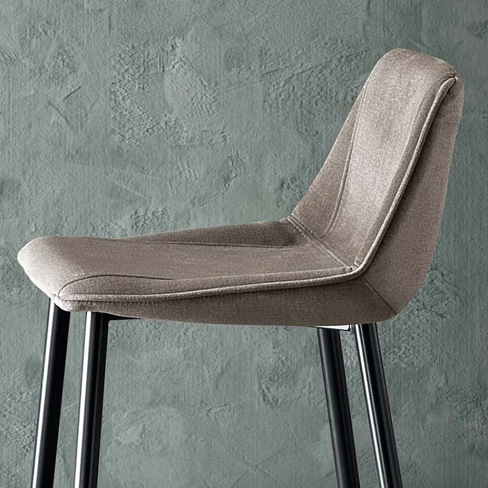 Pall med metallben och sits i monocoque tyg Tillverkad i Italien - Hinata Viadurini