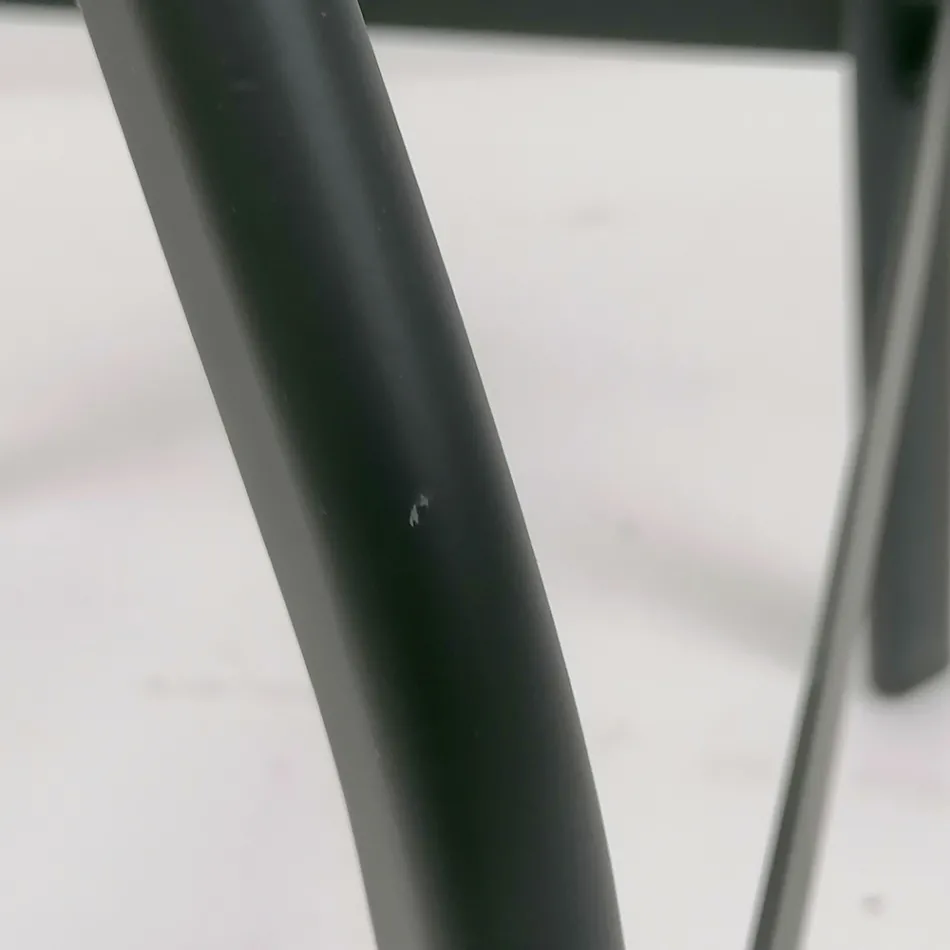 Modern designpall i metall och trä, justerbar Livorno1 Viadurini