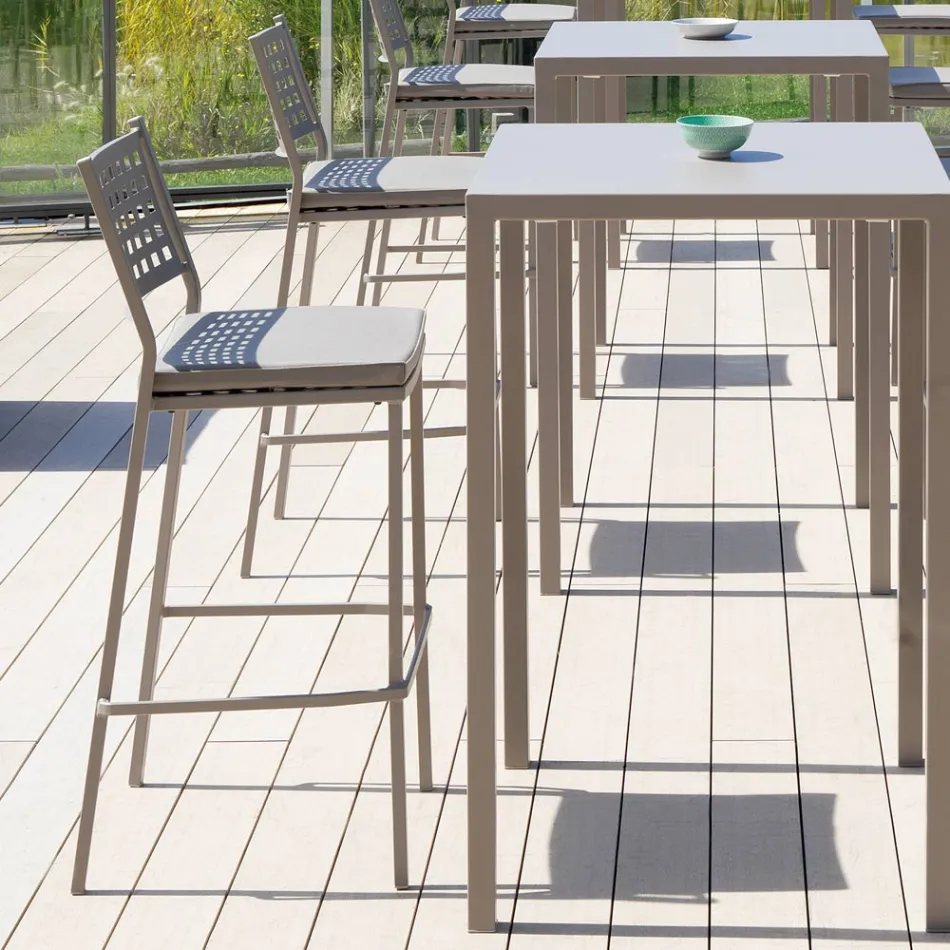 Stapelbar utomhuspall i målat stål Tillverkad i Italien - Nilda Viadurini