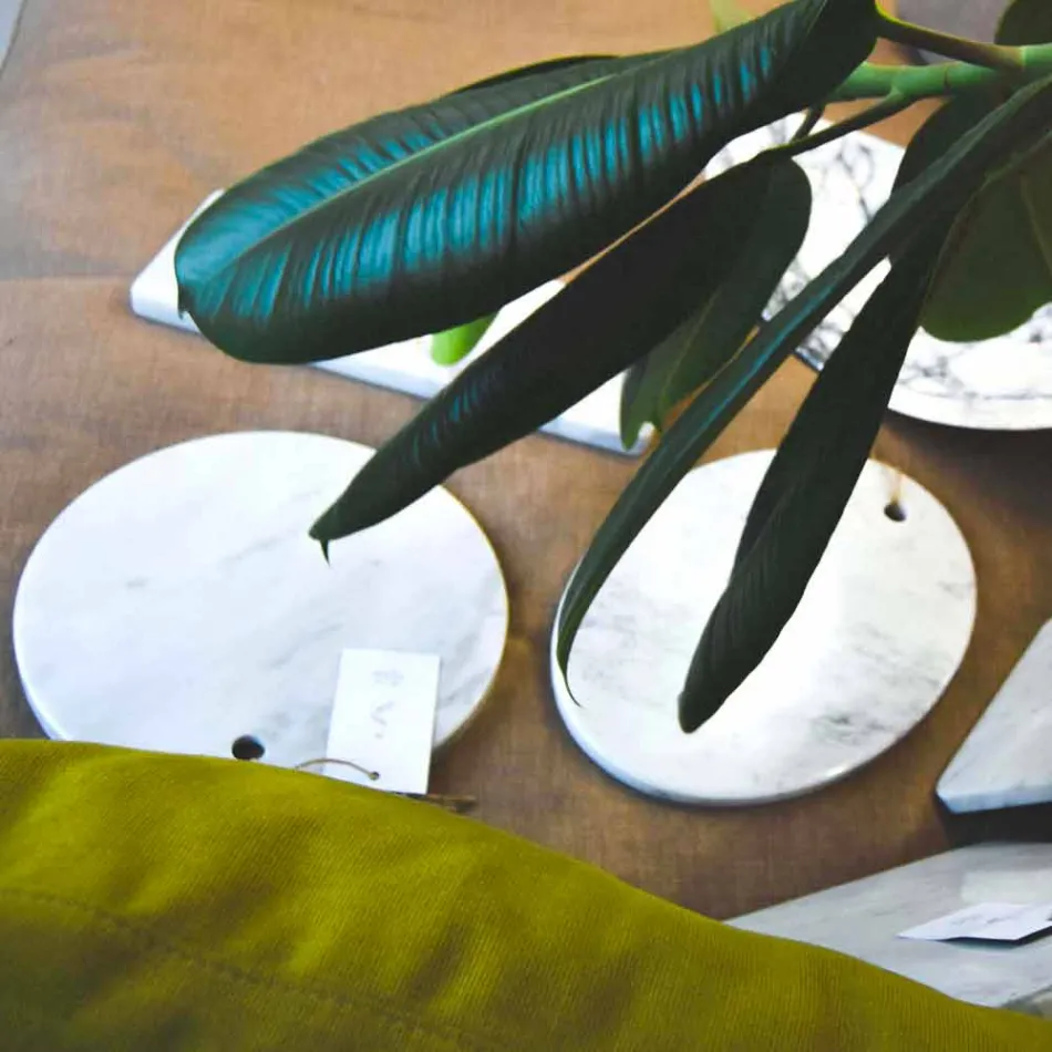 Rund design vit Carrara marmorskärbräda tillverkad i Italien - Masha Viadurini