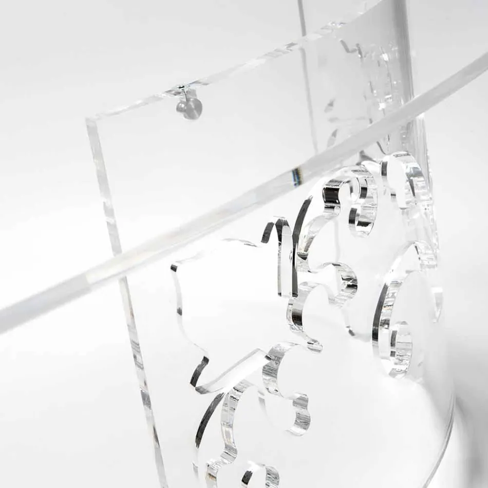 Soffbord i rökt eller transparent plexiglas med dekorerad bas - Crassus Viadurini
