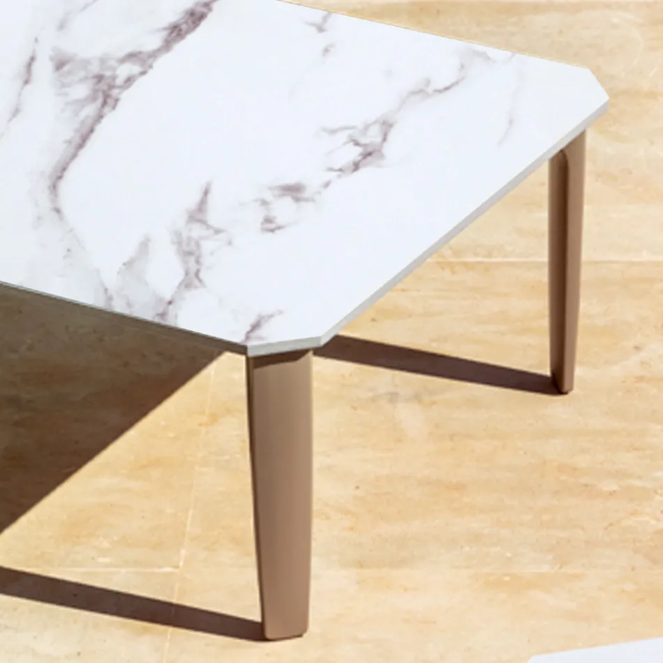 Fyrkantigt utomhussoffbord i aluminium och högkvalitativt stengods - Filomena Viadurini