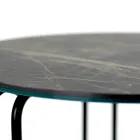 Soffbord i runt stengods och underrede med 3 halvmånar Tillverkat i Italien - Arepa Viadurini