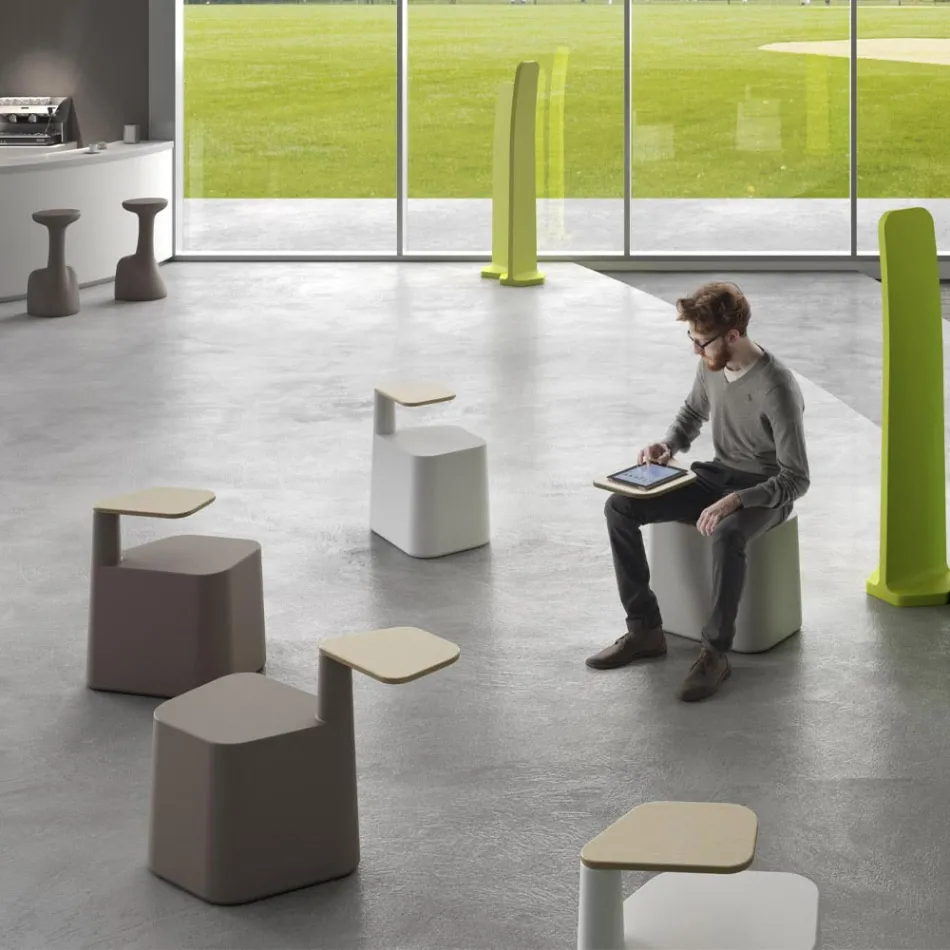 Soffbord i polyeten och björkträ Tillverkat i Italien - Clio Viadurini