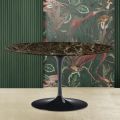 Tulip Eero Saarinen H 41 Ovalt soffbord i Emperador Dark Marble Made in Italy - Scarlet