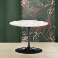 Tulip Saarinen Soffbord i Carrara Marble H 41 Tillverkat i Italien - Scarlet