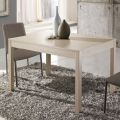 Utdragbart bord till 2 m från 10 platser med modern design i trä - Tuttetto