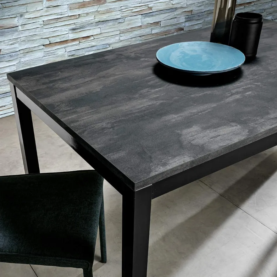 Utdragbart vardagsrumsbord med melaminskiva och metallben - Shaila Viadurini