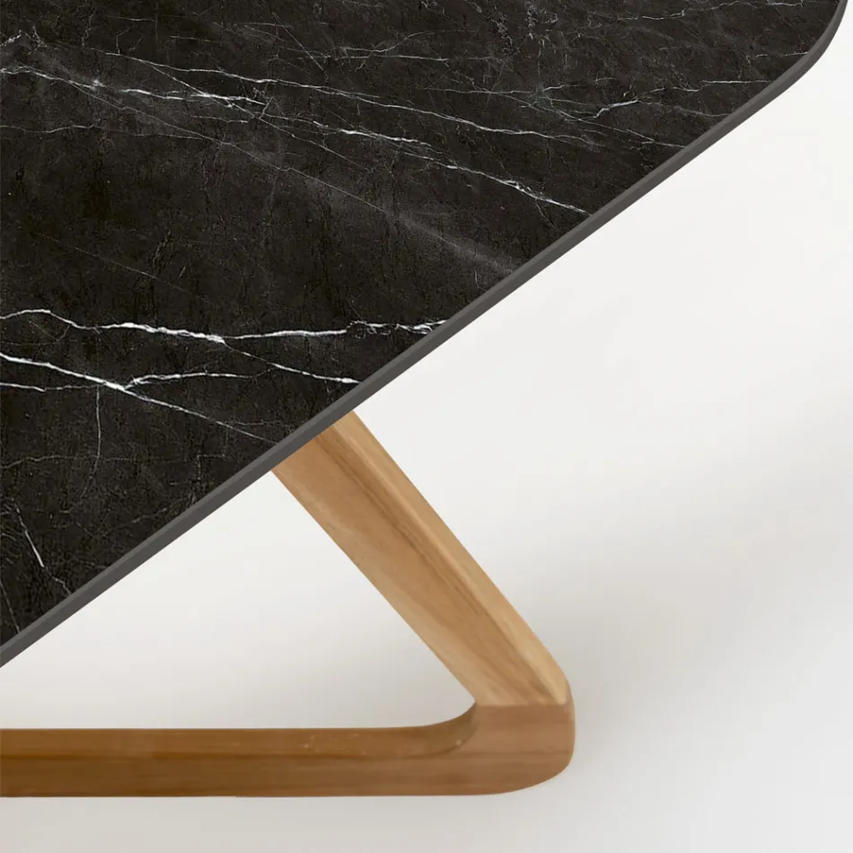 Utebord med träunderrede och svart Marquinia keramikskiva - Infinity Viadurini