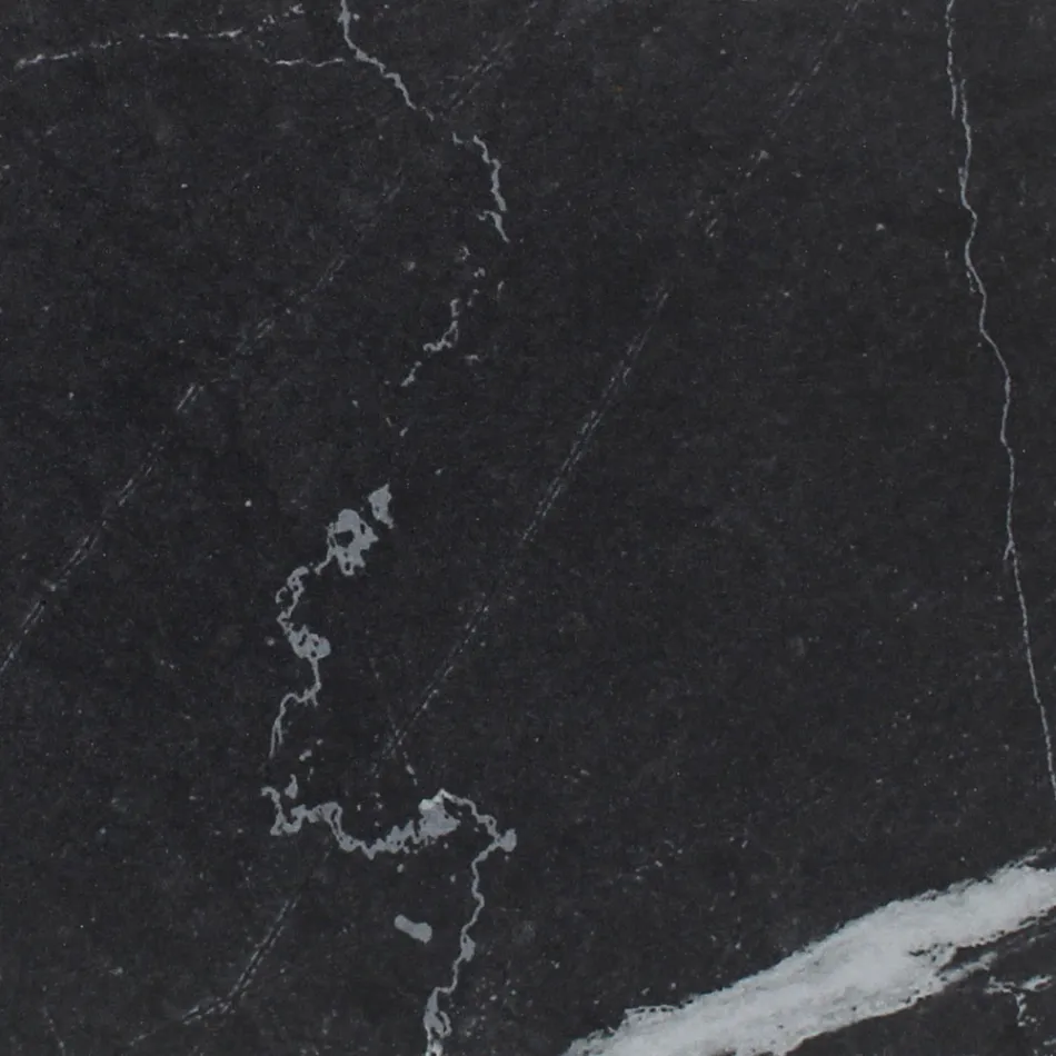 Utebord med träunderrede och svart Marquinia keramikskiva - Infinity Viadurini