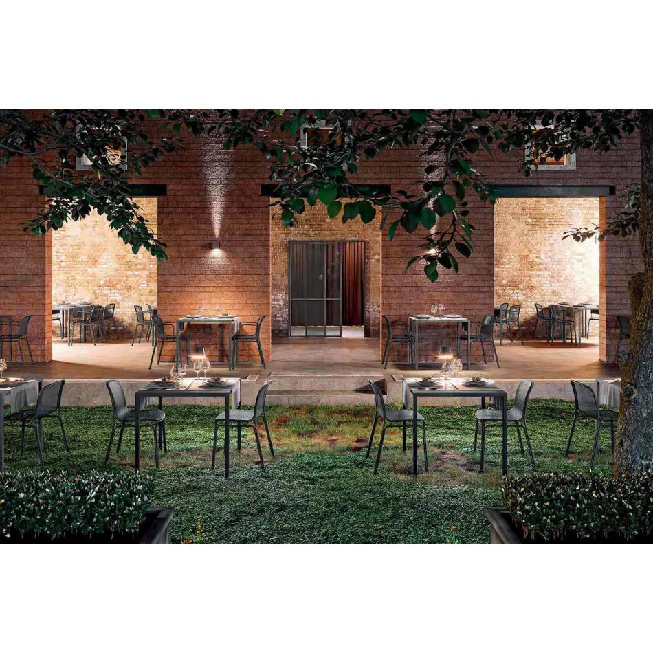 Fyrkantigt utomhusbord tillverkat i Italien - Benedict Viadurini