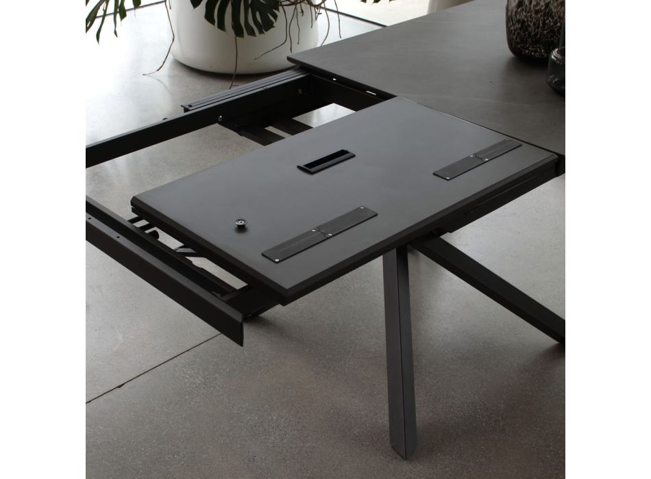Utdragbart matbord med metallstruktur Tillverkat i Italien - Elastiskt Viadurini