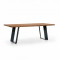 Design matbord i gran med ben av svart metall tillverkad i Italien - Kroma