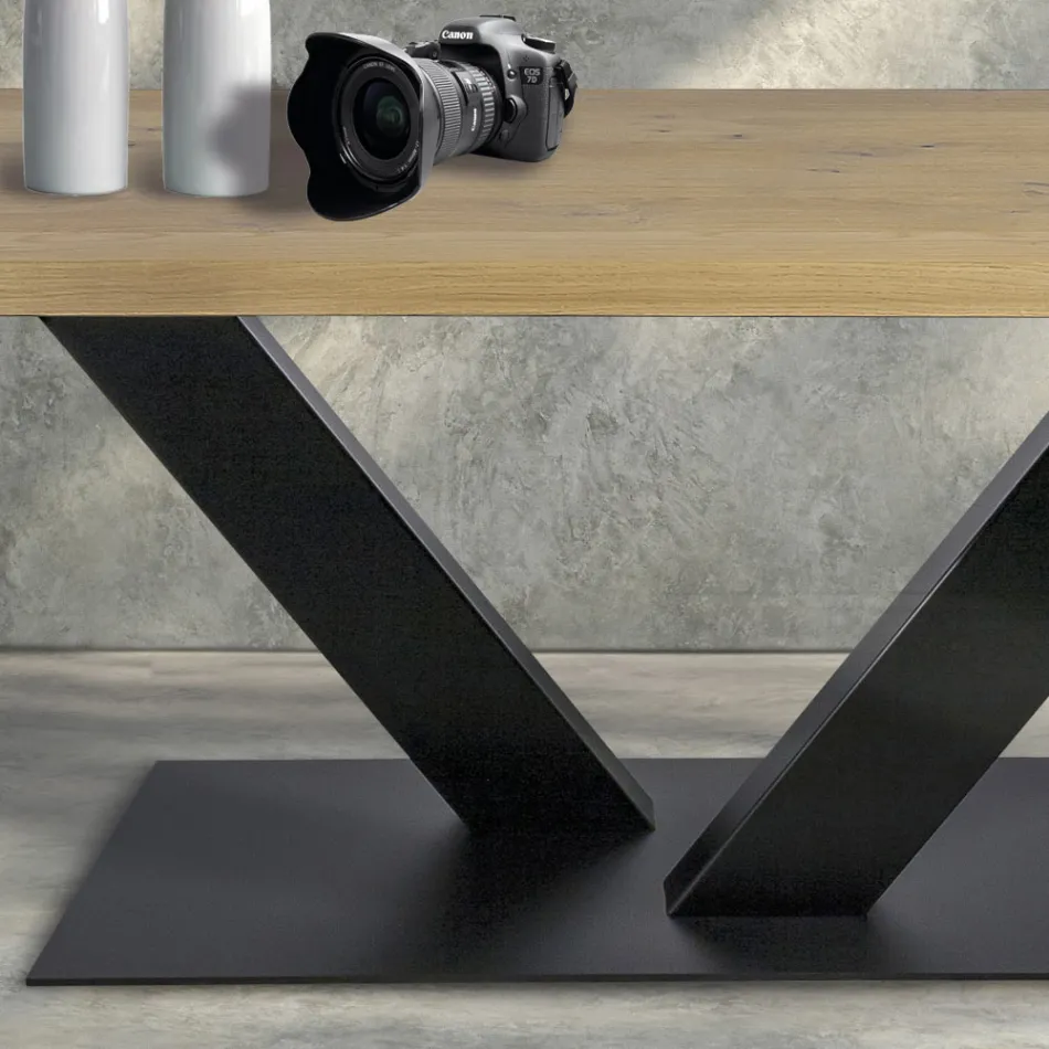 Matbord i Masellato pläterad ek och metall Tillverkat i Italien - Riad Viadurini