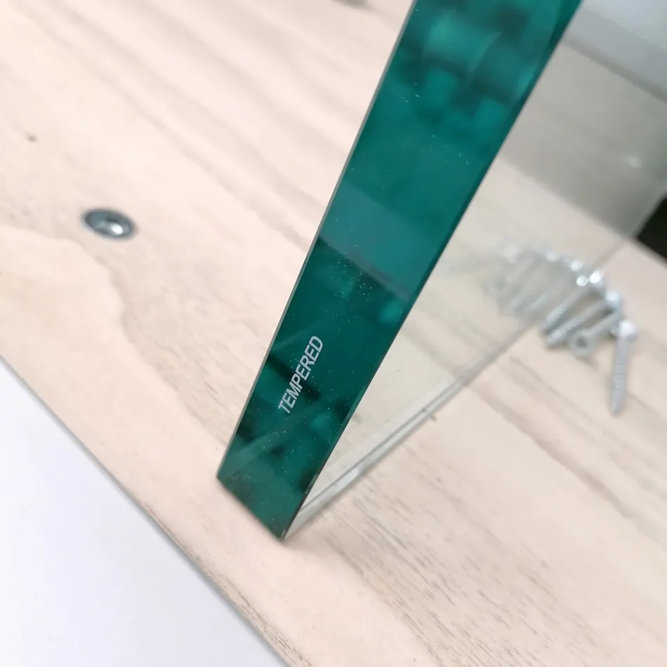 Modernt matbord i fanerat trä och glas Tillverkat i Italien - Strappo Viadurini