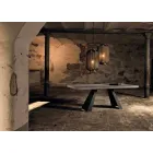 Modernt knutat ekträbord tillverkat i Italien Zerba Viadurini