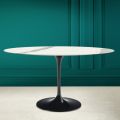Tulpanbord Eero Saarinen H 74 Oval i Statuario keramik Full Vein - Scarlet