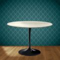 Eero Saarinen Tulip-bord H 74 runt i Marmorio-keramik Tillverkad i Italien - Scharlakansröd
