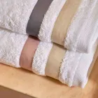 Duschhandduk i bomullsfrotté med dubbel volang i bomullspercale - Serenity Viadurini