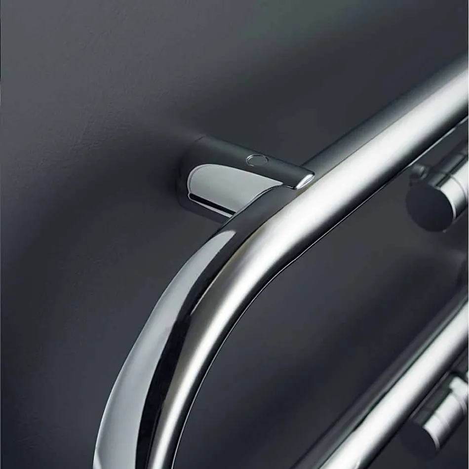 Termoarredo hydrauliska häftklamrar design med kromfinish genom Scirocco H Viadurini