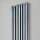 Hydraulisk radiator med horisontella kollektorer och vertikala rör - Colomba Viadurini