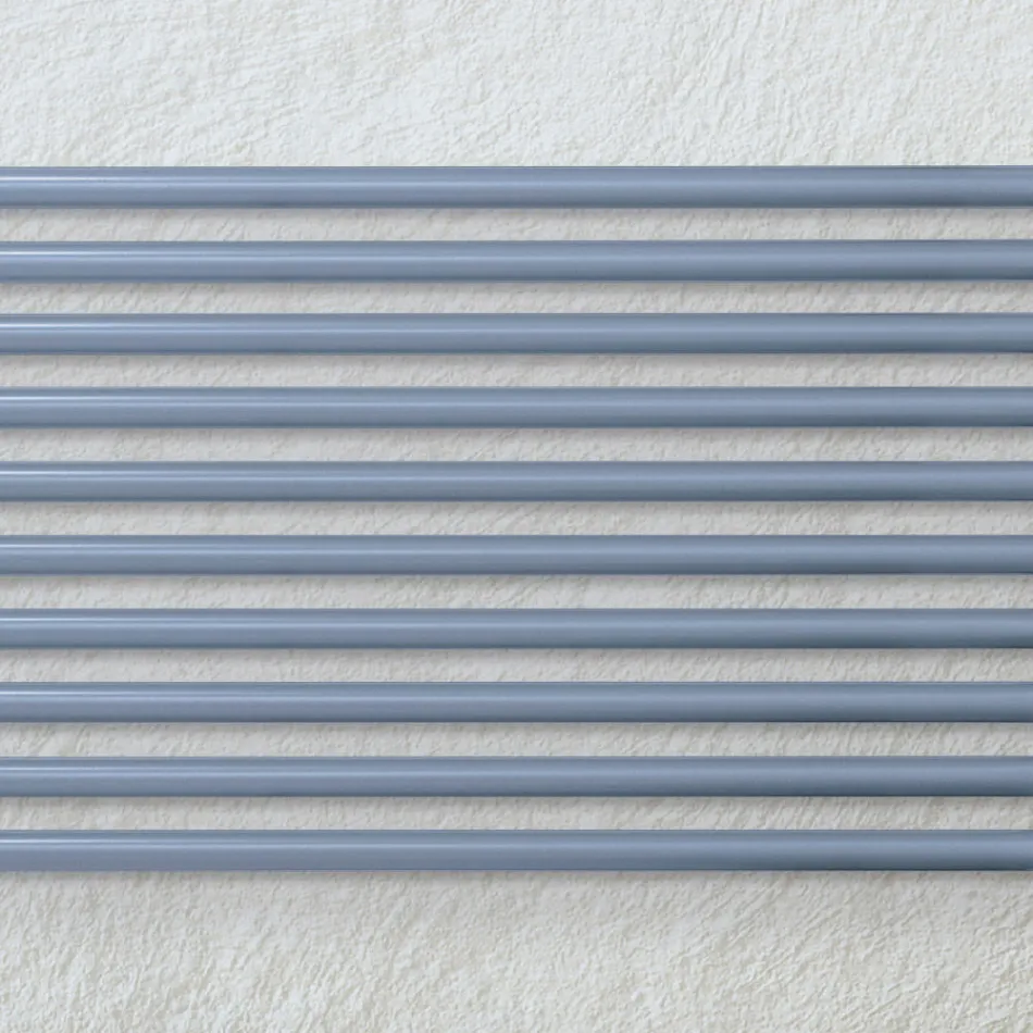 VVS-radiator med en serie horisontella element tillverkad i Italien - Cappello Viadurini