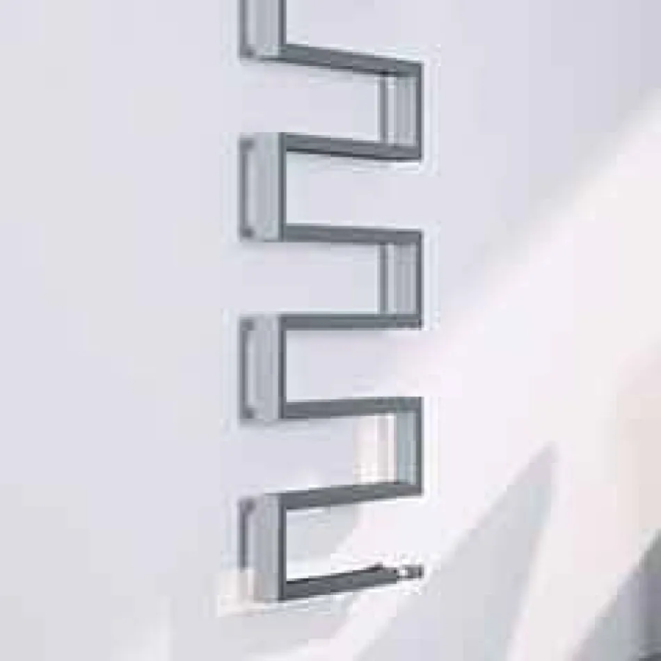 Termoarredo vertikal hydraulisk kromfinish Snake av Scirocco H Viadurini