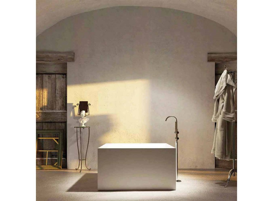 Fristående fyrkantigt badkar tillverkat i Italien Argentera design Viadurini