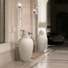 Hög vit keramisk vas med dekorerad spets Handgjord i Italien - Verio Viadurini