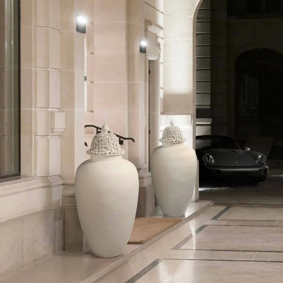 Hög vit keramisk vas med dekorerad spets Handgjord i Italien - Verio Viadurini