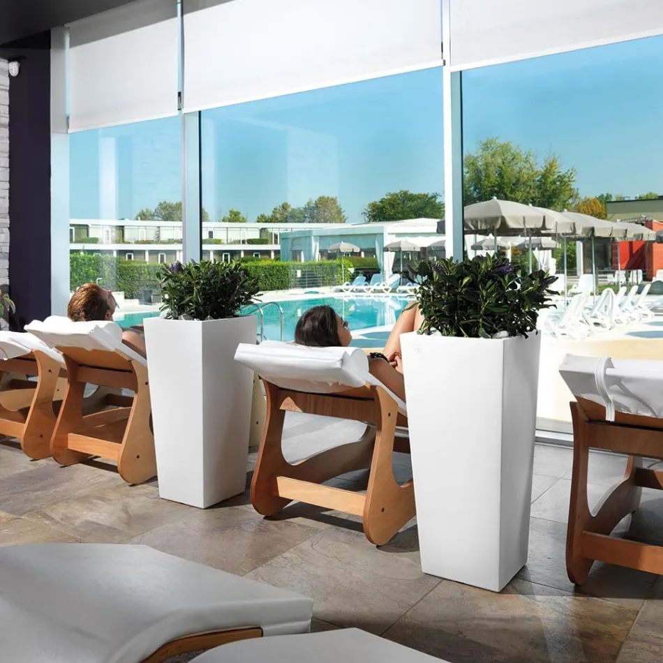 Fyrkantig utomhusvas i färgad polyeten Tillverkad i Italien - Marilard Viadurini