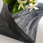 Dekorativ designvas i Bardiglio eller Carrara-marmor Tillverkad i Italien - Prisma Viadurini