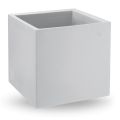 Vas i färgad polyeten kubisk form Tillverkad i Italien - Tonello