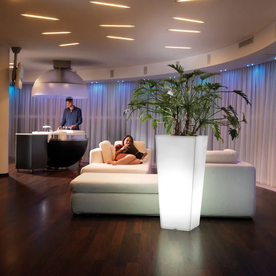 Hög inomhusvas i vit polyeten Tillverkad i Italien - Devid Viadurini