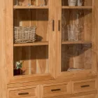 Sanda vitrinskåp i massiv teak med 4 dörrar och 3 lådor för vardagsrummet Viadurini